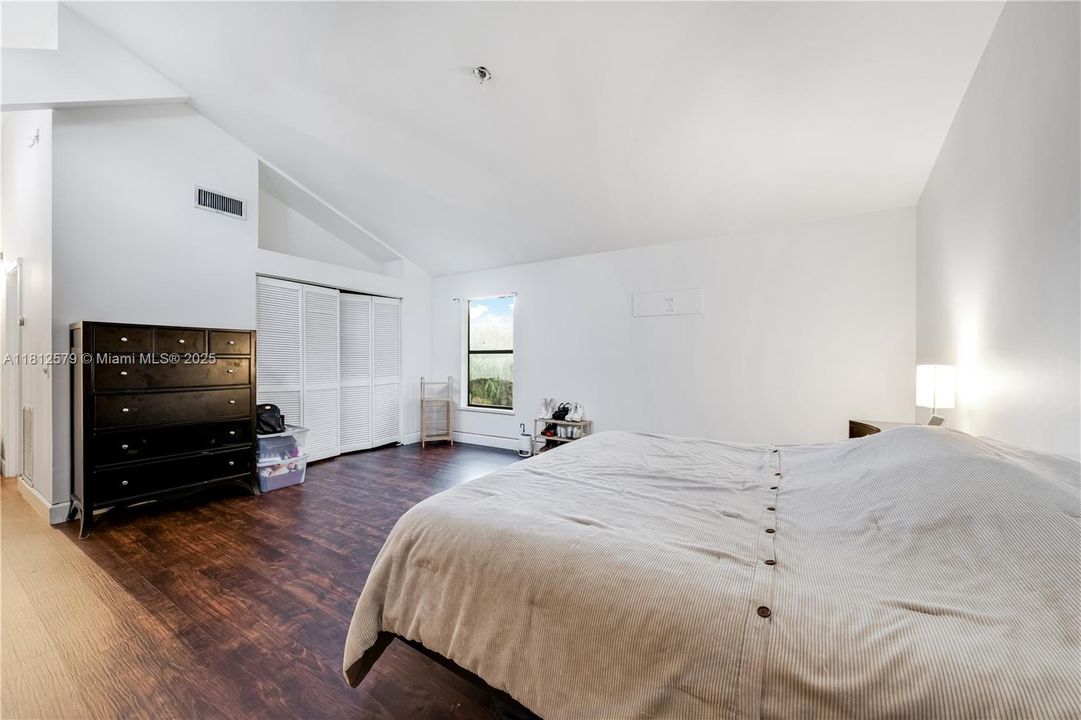 待售: $570,000 (3 贝兹, 2 浴室, 1683 平方英尺)