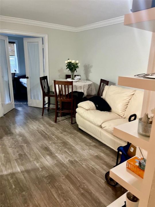 Под контрактом: $174,900 (1 спален, 1 ванн, 664 Квадратных фут)