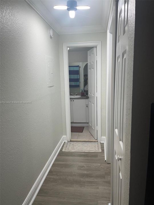 Под контрактом: $174,900 (1 спален, 1 ванн, 664 Квадратных фут)