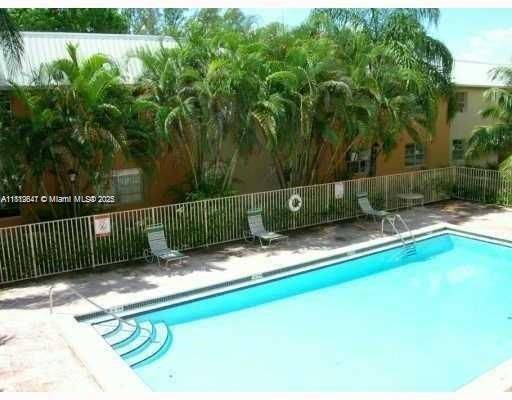 Под контрактом: $174,900 (1 спален, 1 ванн, 664 Квадратных фут)