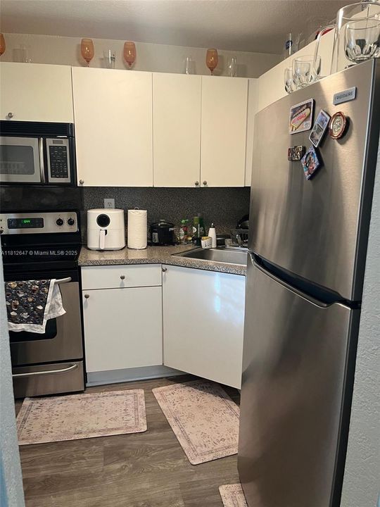 Под контрактом: $174,900 (1 спален, 1 ванн, 664 Квадратных фут)