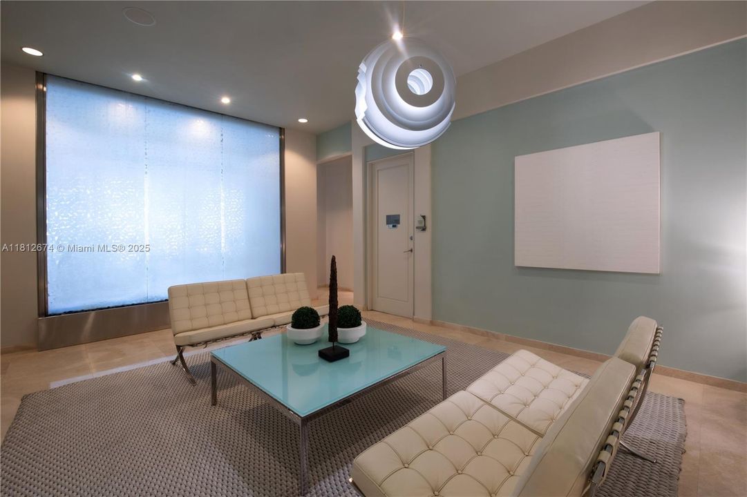 En Venta: $950,000 (2 camas, 2 baños, 1056 Pies cuadrados)