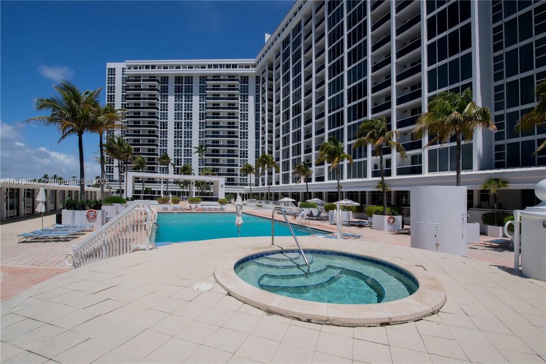 En Venta: $950,000 (2 camas, 2 baños, 1056 Pies cuadrados)