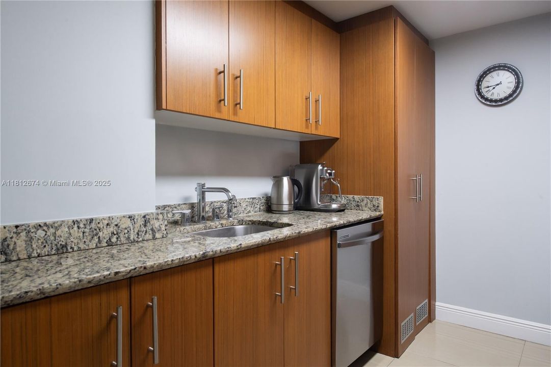 En Venta: $950,000 (2 camas, 2 baños, 1056 Pies cuadrados)