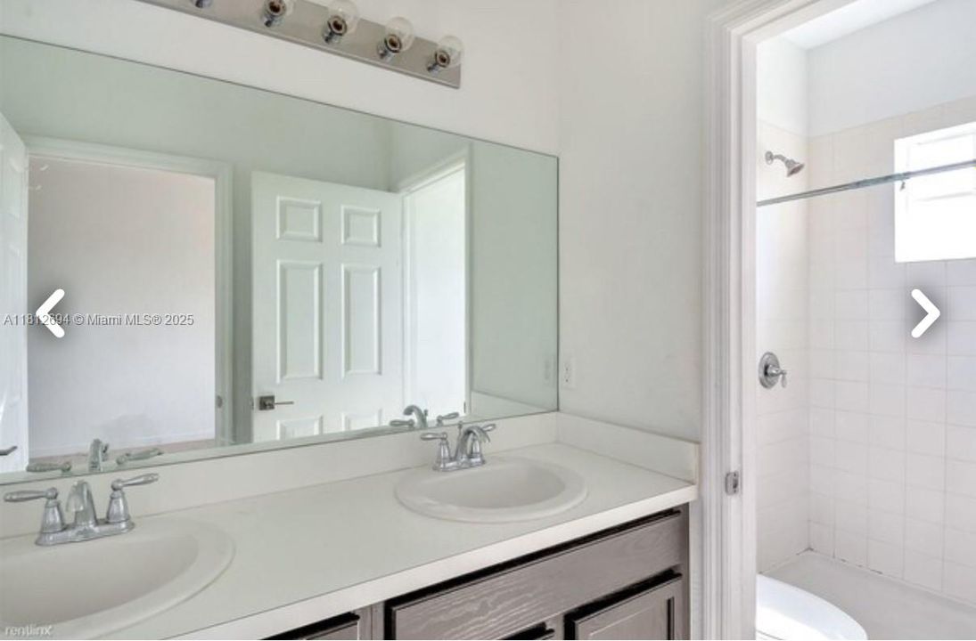 На продажу: $365,999 (3 спален, 2 ванн, 1596 Квадратных фут)