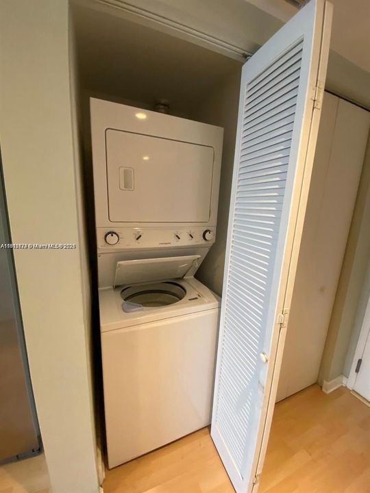 待售: $349,000 (0 贝兹, 1 浴室, 451 平方英尺)