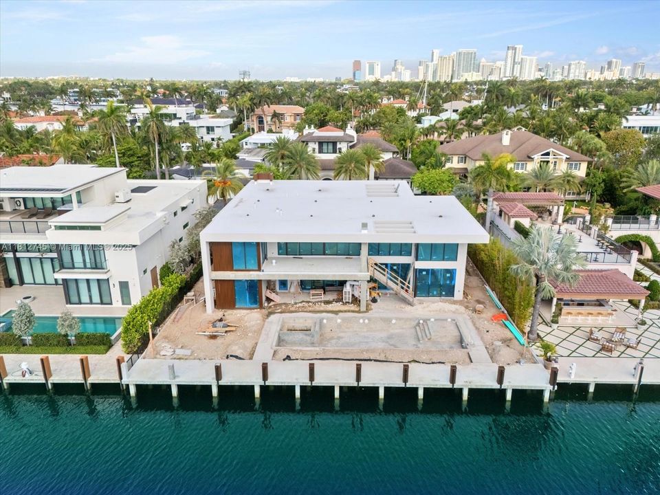 For Sale: $12,950,000 (7 beds, 7 baths, 7000 Square Feet)