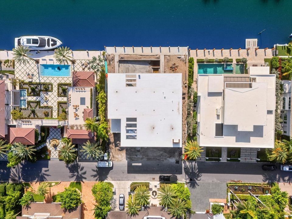 For Sale: $12,950,000 (7 beds, 7 baths, 7000 Square Feet)