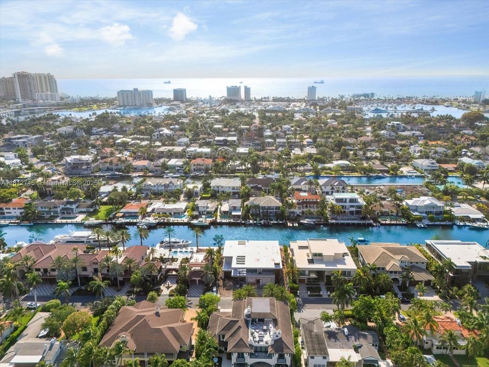 For Sale: $12,950,000 (7 beds, 7 baths, 7000 Square Feet)