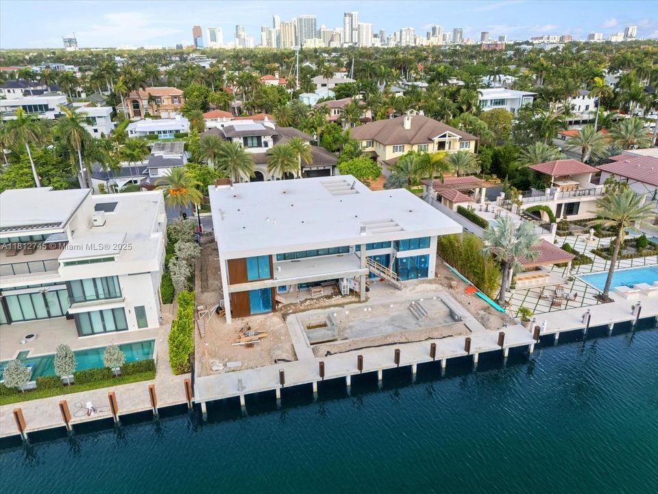 For Sale: $12,950,000 (7 beds, 7 baths, 7000 Square Feet)