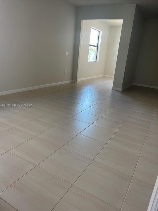 最近租的: $2,500 (3 贝兹, 2 浴室, 0 平方英尺)