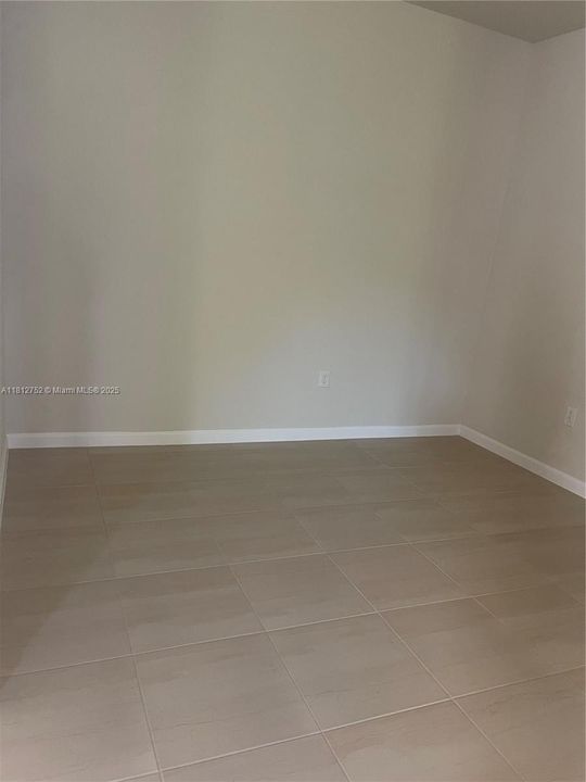 最近租的: $2,500 (3 贝兹, 2 浴室, 0 平方英尺)