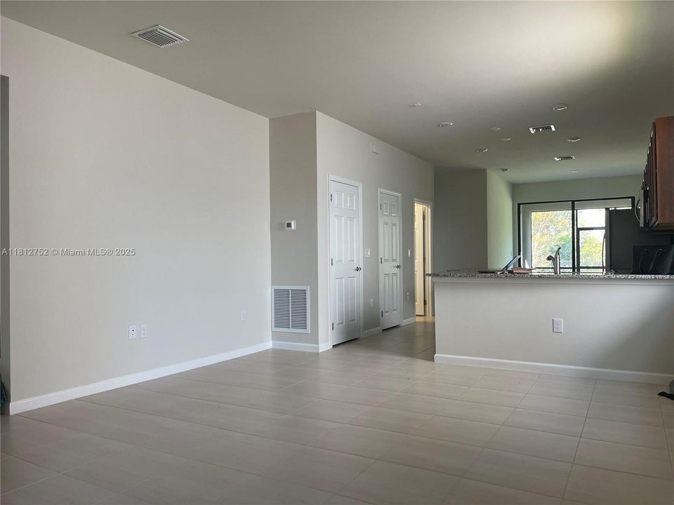 最近租的: $2,500 (3 贝兹, 2 浴室, 0 平方英尺)