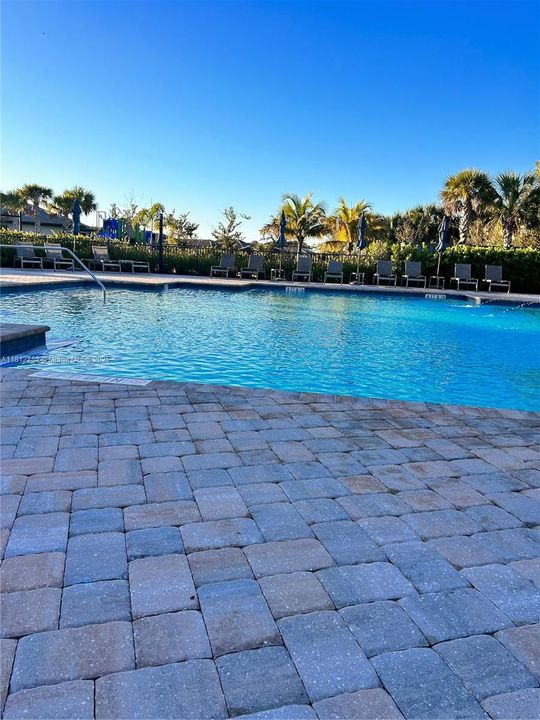 最近租的: $2,500 (3 贝兹, 2 浴室, 0 平方英尺)