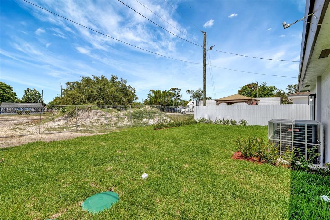 На продажу: $558,000 (3 спален, 2 ванн, 0 Квадратных фут)