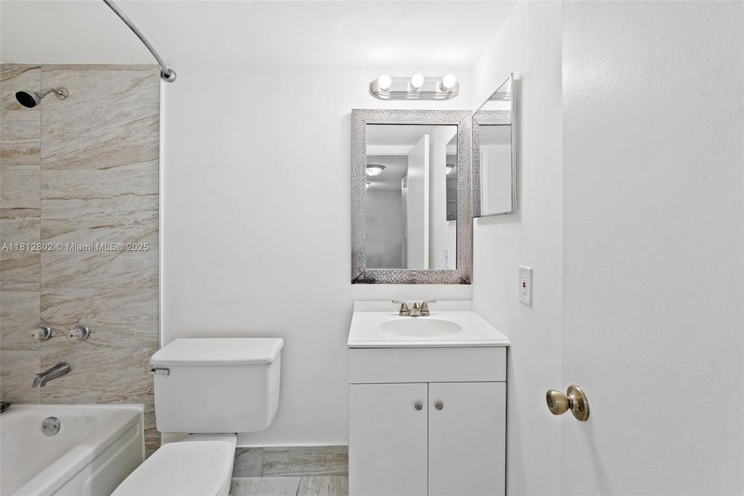 For Sale: $180,000 (2 beds, 2 baths, 1000 Square Feet)