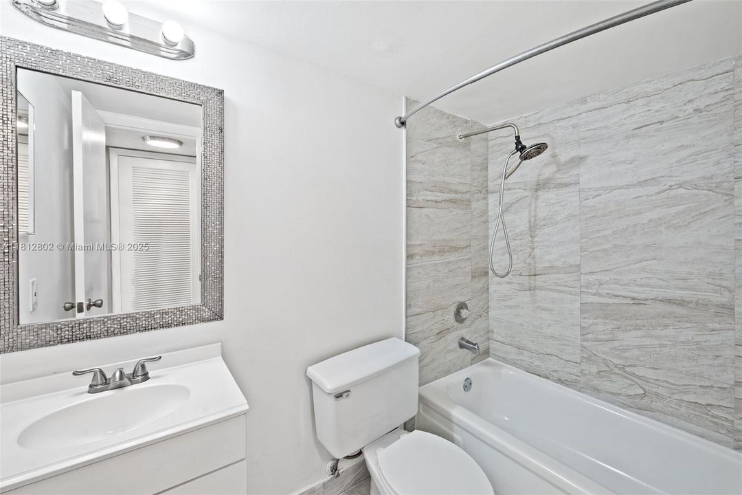 For Sale: $180,000 (2 beds, 2 baths, 1000 Square Feet)