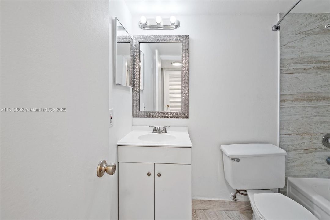 For Sale: $180,000 (2 beds, 2 baths, 1000 Square Feet)