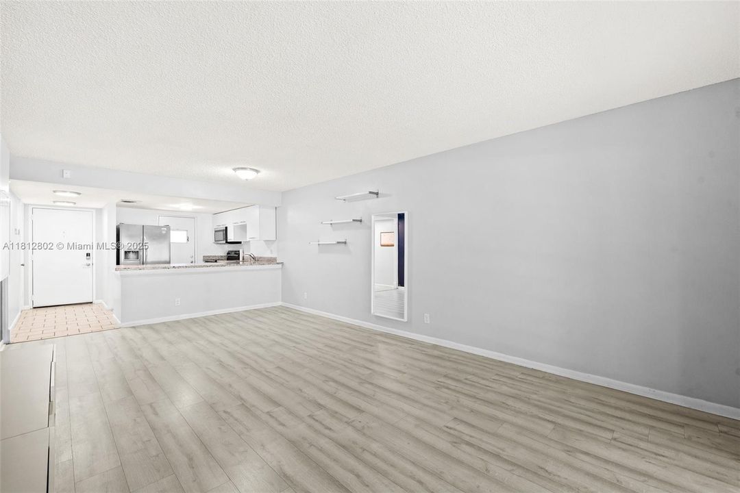 For Sale: $180,000 (2 beds, 2 baths, 1000 Square Feet)