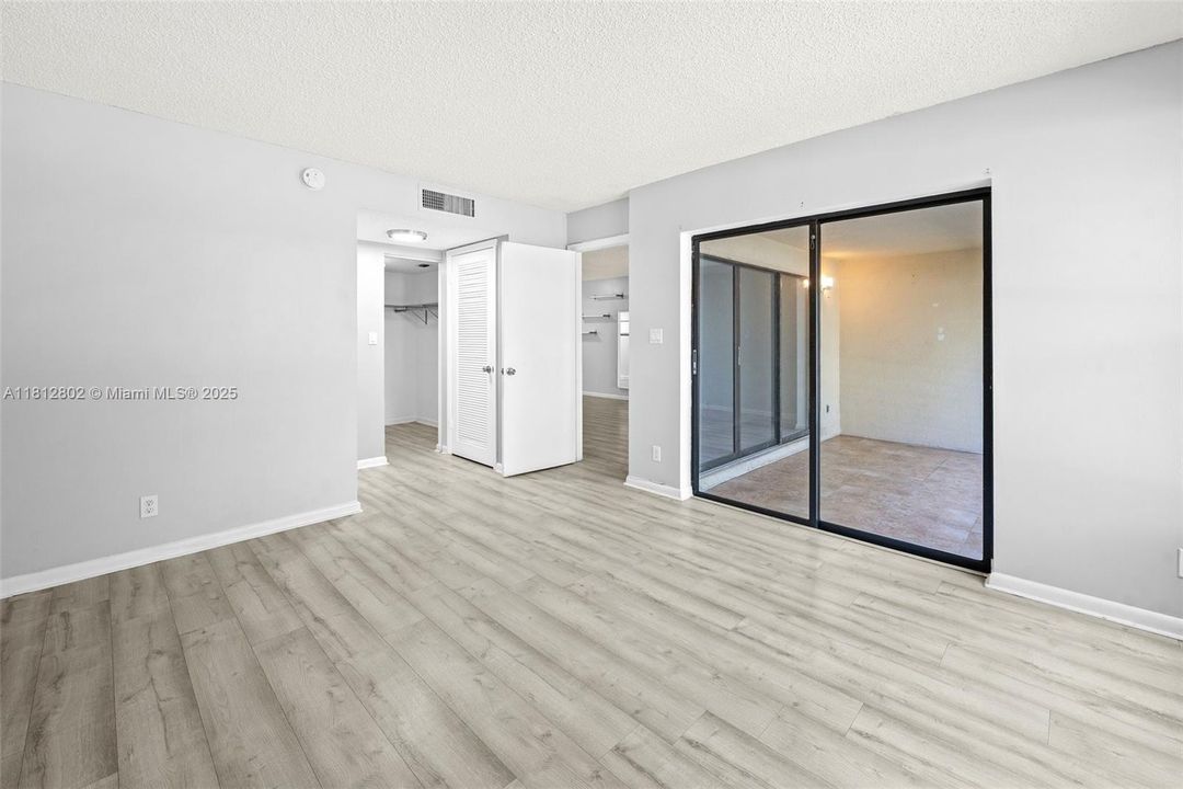 For Sale: $180,000 (2 beds, 2 baths, 1000 Square Feet)