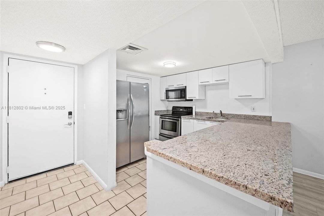 For Sale: $180,000 (2 beds, 2 baths, 1000 Square Feet)