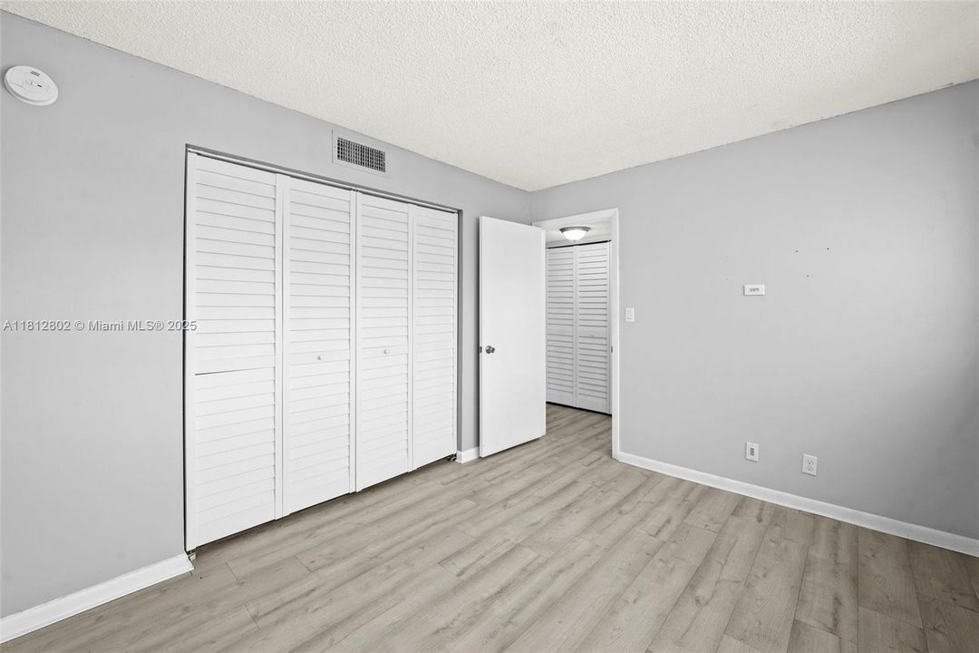 For Sale: $180,000 (2 beds, 2 baths, 1000 Square Feet)