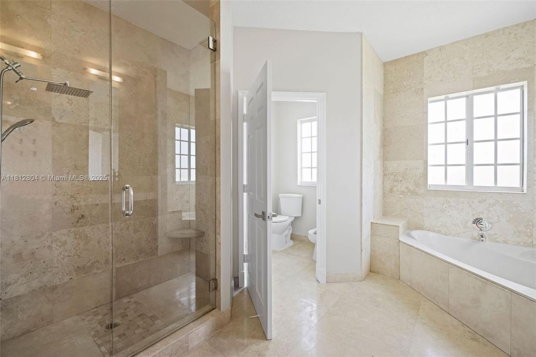 En Venta: $875,000 (4 camas, 3 baños, 3274 Pies cuadrados)