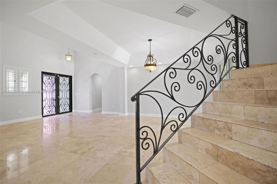 En Venta: $875,000 (4 camas, 3 baños, 3274 Pies cuadrados)