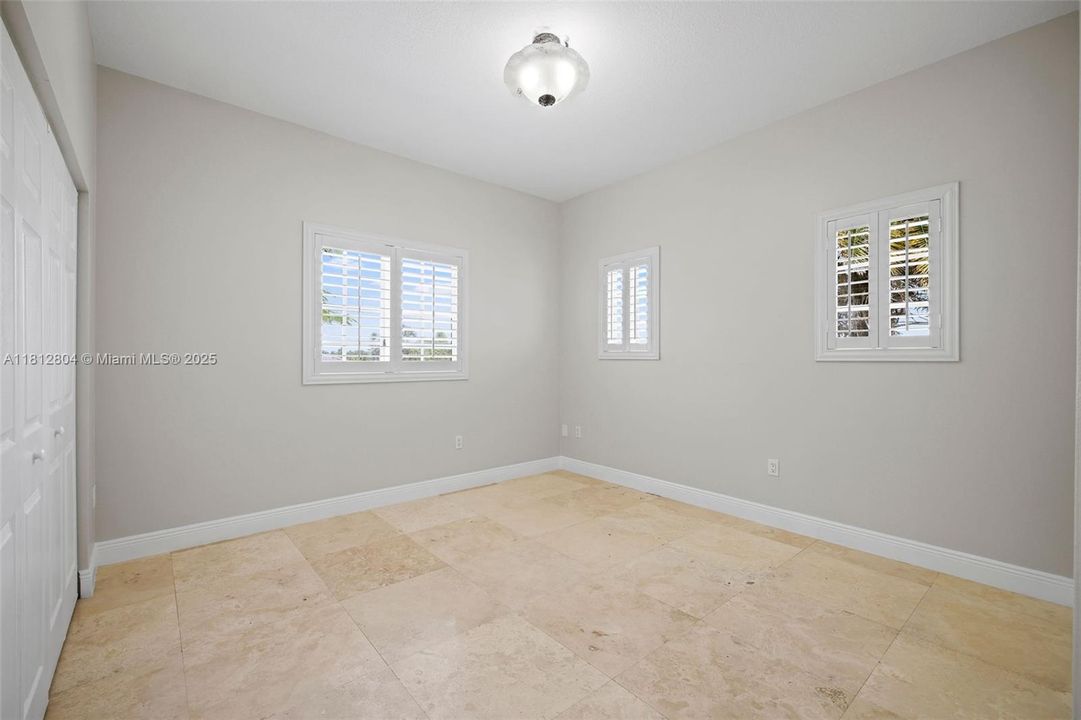 En Venta: $875,000 (4 camas, 3 baños, 3274 Pies cuadrados)