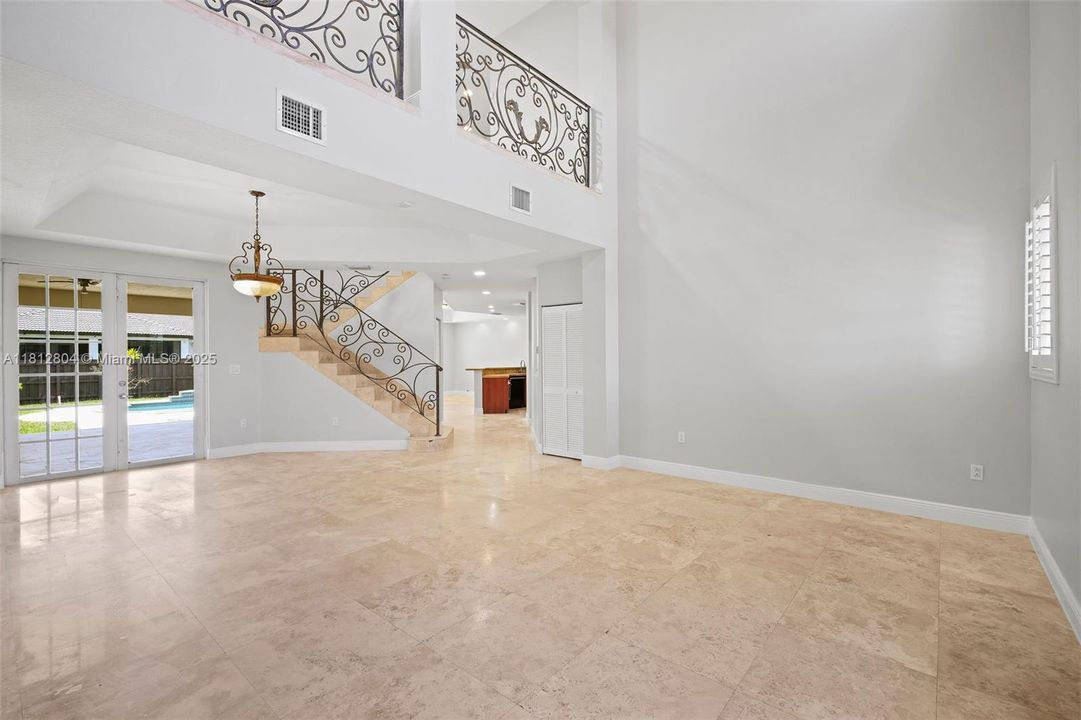 En Venta: $875,000 (4 camas, 3 baños, 3274 Pies cuadrados)