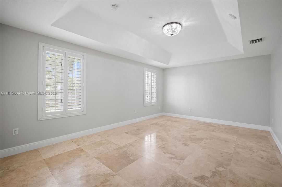 En Venta: $875,000 (4 camas, 3 baños, 3274 Pies cuadrados)