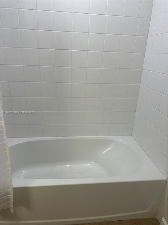 最近租的: $2,950 (3 贝兹, 2 浴室, 0 平方英尺)