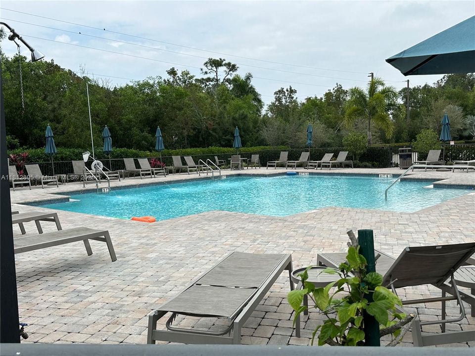 最近租的: $2,950 (3 贝兹, 2 浴室, 0 平方英尺)