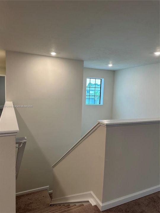 最近租的: $2,950 (3 贝兹, 2 浴室, 0 平方英尺)