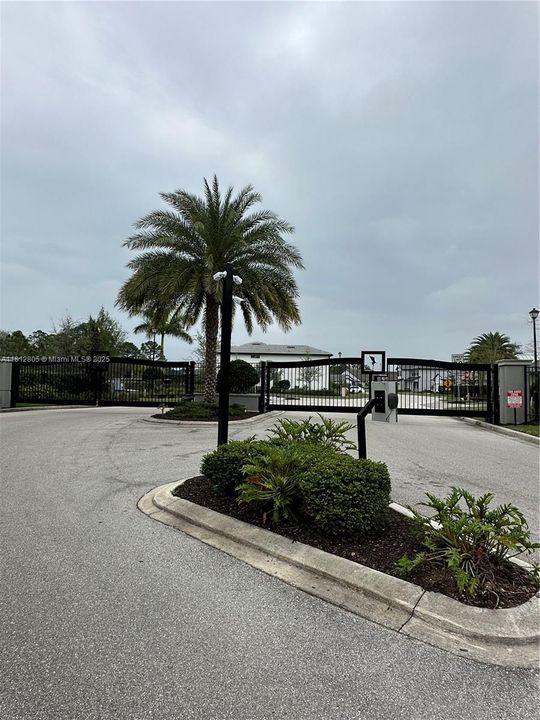 最近租的: $2,950 (3 贝兹, 2 浴室, 0 平方英尺)