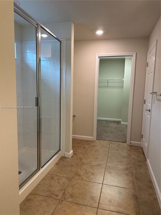 最近租的: $2,950 (3 贝兹, 2 浴室, 0 平方英尺)