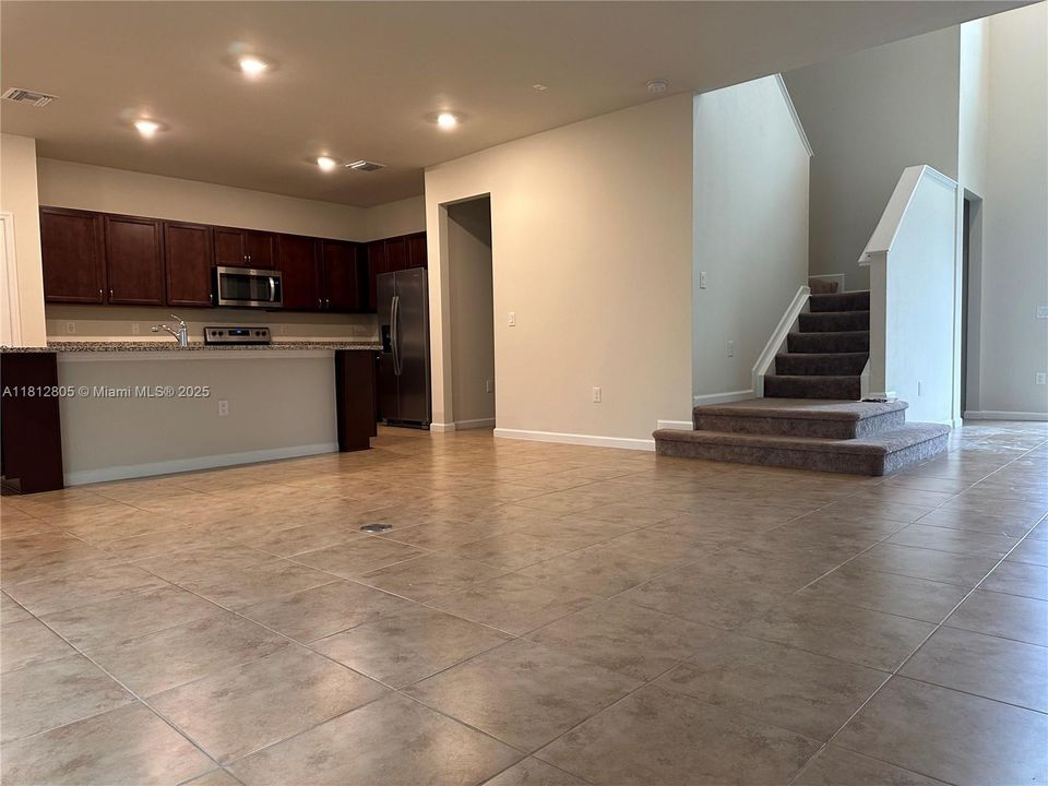 最近租的: $2,950 (3 贝兹, 2 浴室, 0 平方英尺)