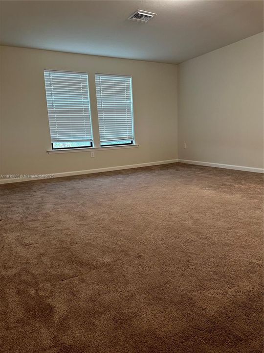 最近租的: $2,950 (3 贝兹, 2 浴室, 0 平方英尺)