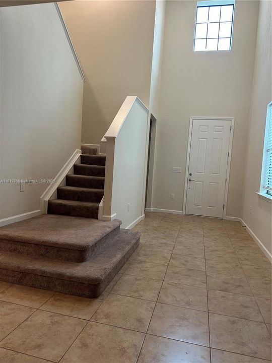 最近租的: $2,950 (3 贝兹, 2 浴室, 0 平方英尺)