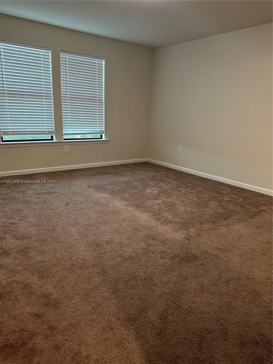 最近租的: $2,950 (3 贝兹, 2 浴室, 0 平方英尺)