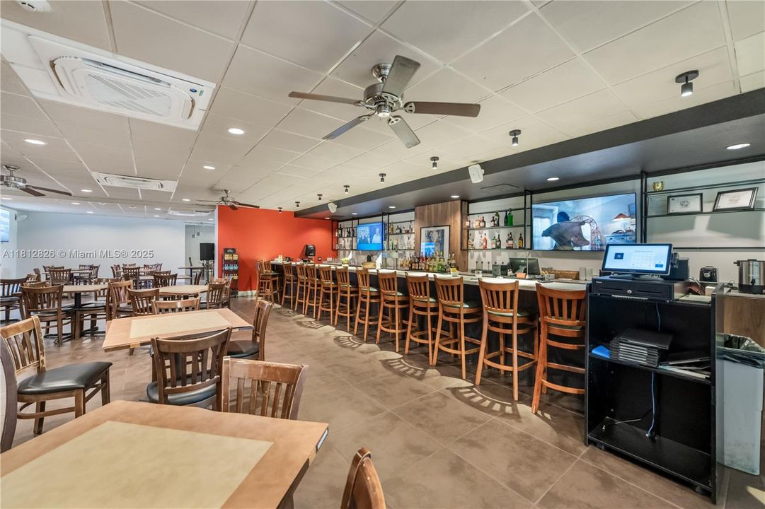 For Sale: $389,995 (2 beds, 2 baths, 1273 Square Feet)