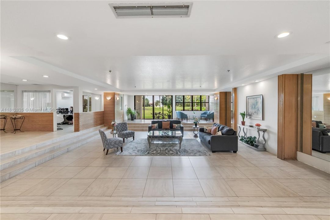 For Sale: $389,995 (2 beds, 2 baths, 1273 Square Feet)