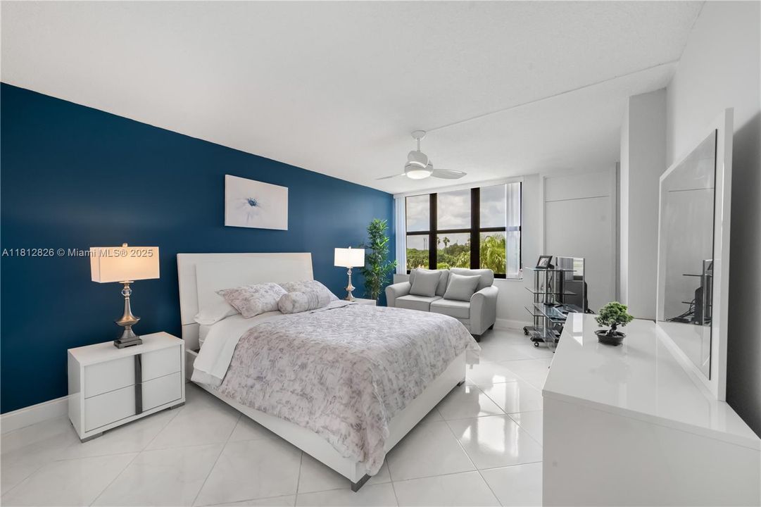 For Sale: $389,995 (2 beds, 2 baths, 1273 Square Feet)