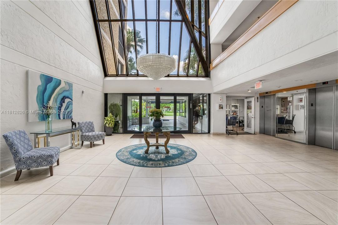 For Sale: $389,995 (2 beds, 2 baths, 1273 Square Feet)