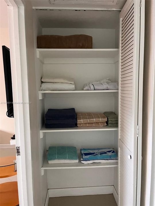 En Venta: $575,000 (1 camas, 1 baños, 874 Pies cuadrados)