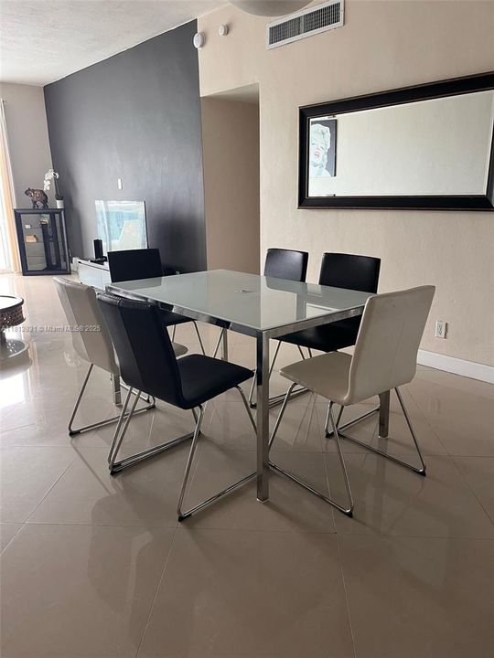 En Venta: $575,000 (1 camas, 1 baños, 874 Pies cuadrados)