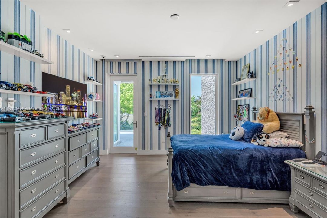 For Sale: $14,000,000 (6 beds, 6 baths, 6405 Square Feet)