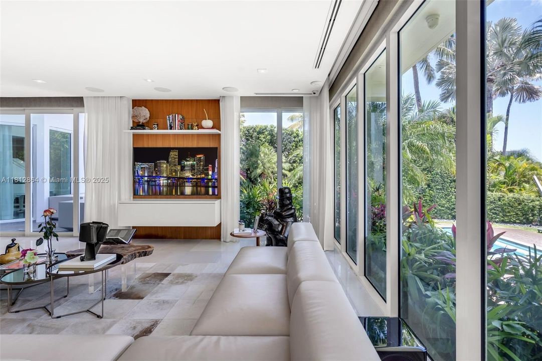 For Sale: $14,000,000 (6 beds, 6 baths, 6405 Square Feet)