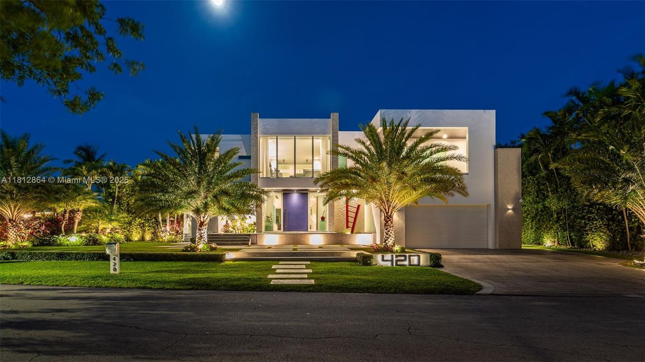 For Sale: $14,000,000 (6 beds, 6 baths, 6405 Square Feet)