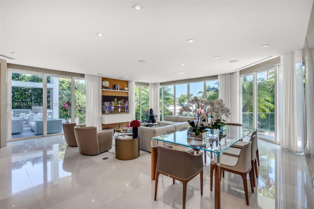 For Sale: $14,000,000 (6 beds, 6 baths, 6405 Square Feet)